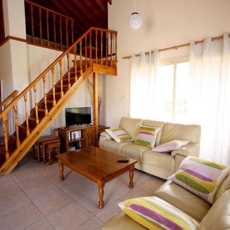 Hilltop Chalet Пісурі Екстер'єр фото