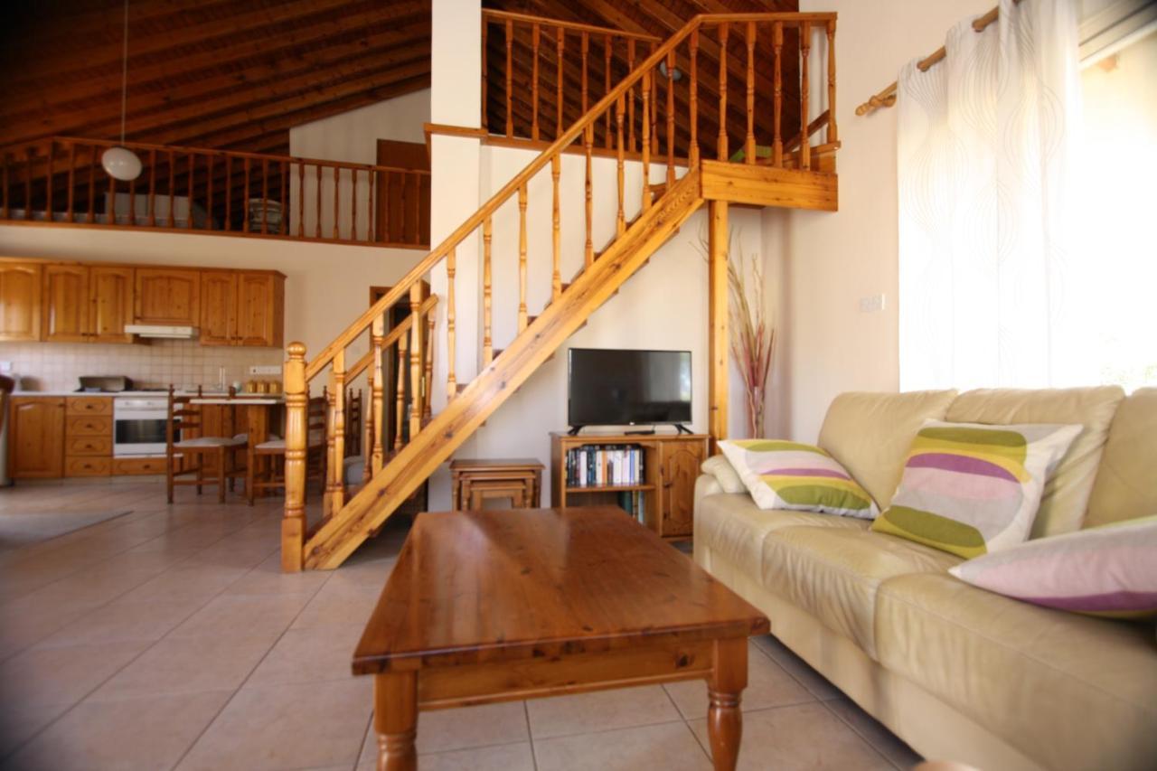Hilltop Chalet Пісурі Екстер'єр фото